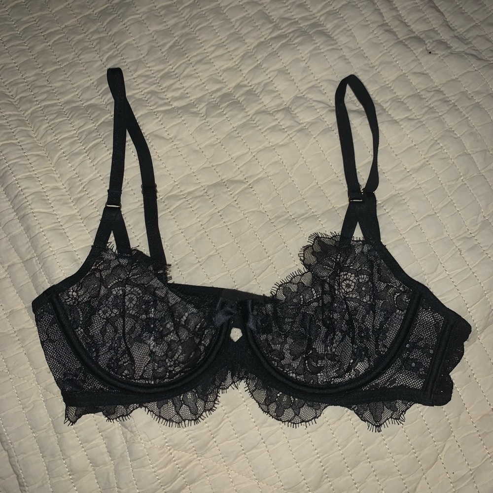 Victoria’s Secret Very Sexy Lacy Bra